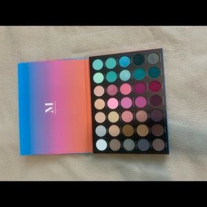 COPY - Morphe oasis pallete